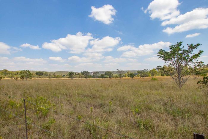 32-hectare agricultural land for sale in De Tweedespruit, near rivers and attractions.