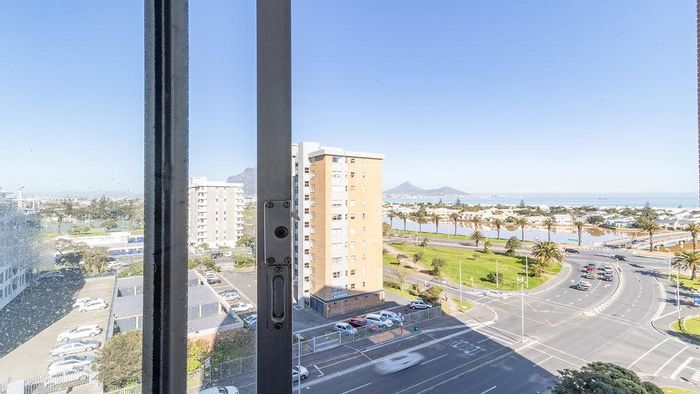 Stylish Milnerton Central Apartment For Sale: Ocean Views, Modern Amenities, Prime Location!