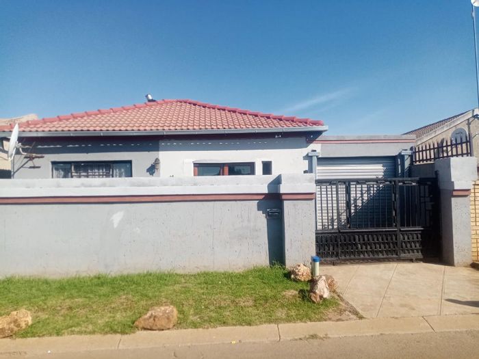 Property #2239142, House for sale in Moleleki