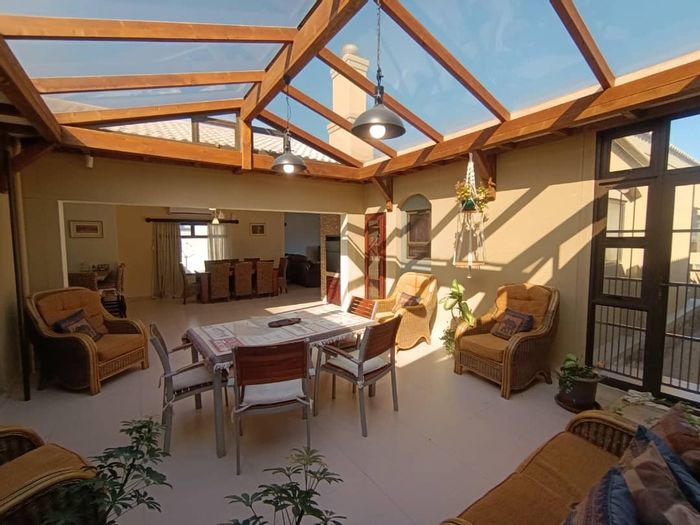 For Sale: Dolphin Beach Townhouse with 3 Bedrooms, Indoor Braai, Double Garage.