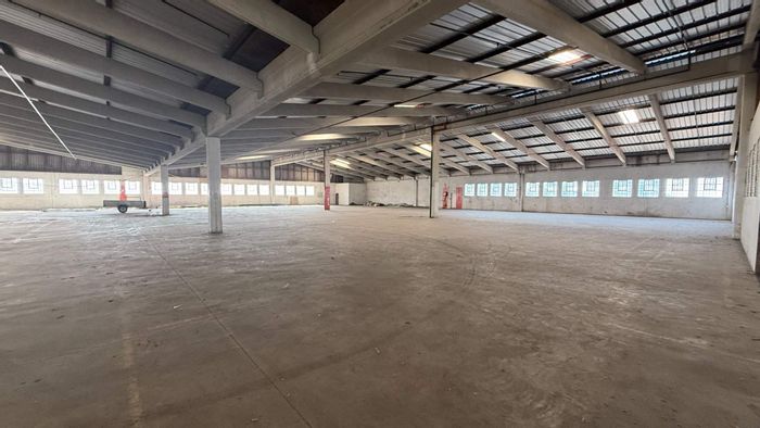 New Germany Industrial Unit To Rent: 6000 sqm, high-capacity power, customizable offices.