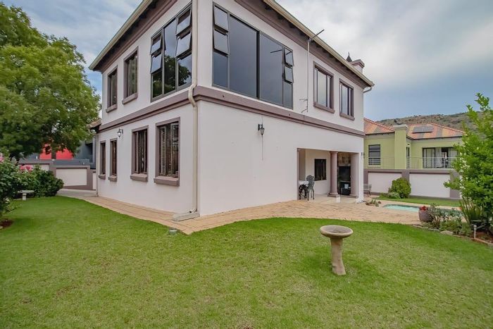 Amandasig House For Sale: 4 Bedrooms, Study, Pool, Triple Garage, 24/7 Security.