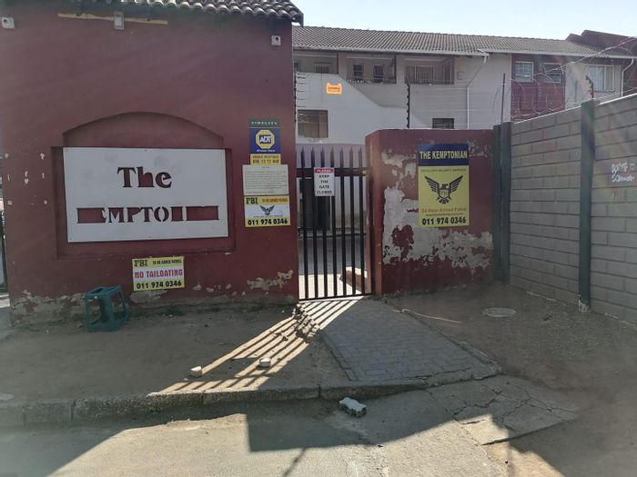 Property #2172675, Apartment for sale in Kempton Park