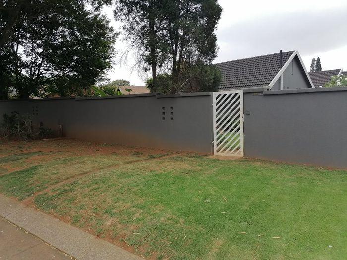 For Sale: Spacious Birchleigh House with pool, lapa, granny flat, and garages.