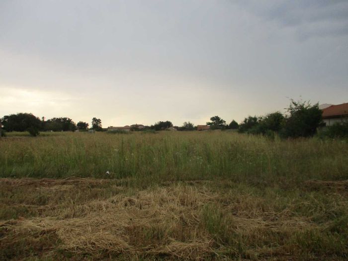 Vacant Land Residential For Sale in Henley On Klip, 2974 m², utilities available.