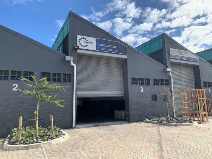 Industrial Unit To Rent in Epping Industrial with 24-hour security and 3-phase power.