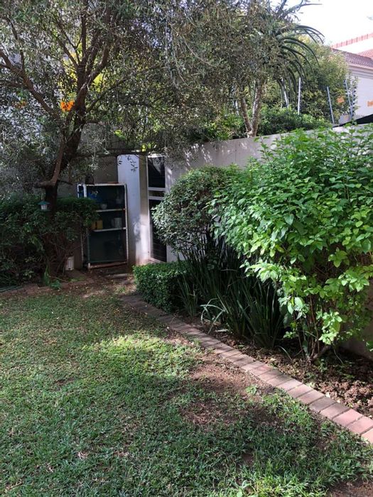 Douglasdale Apartment To Rent: 1 Bed, Private Garden, 24-Hour Security, Clubhouse Access.