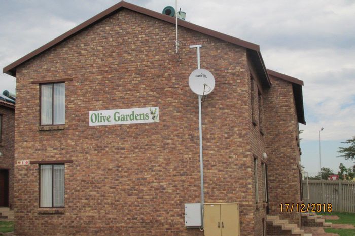 2-Bedroom Apartment To Rent in Olievenhoutbosch, close to schools and amenities.