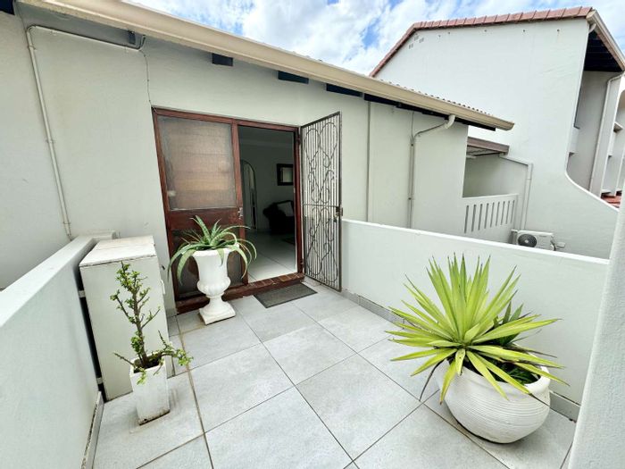 Property #2214605, Townhouse for sale in La Lucia