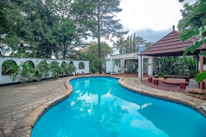 Eldoraigne House For Sale: 6 bedrooms, pool, lapa, versatile living spaces.