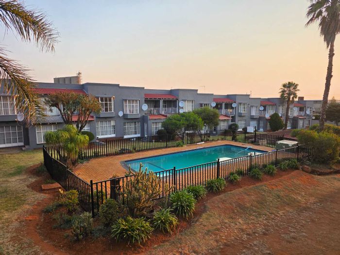 Horizon View Apartment To Rent: 1 bedroom, balcony, pool, 24-hour security.