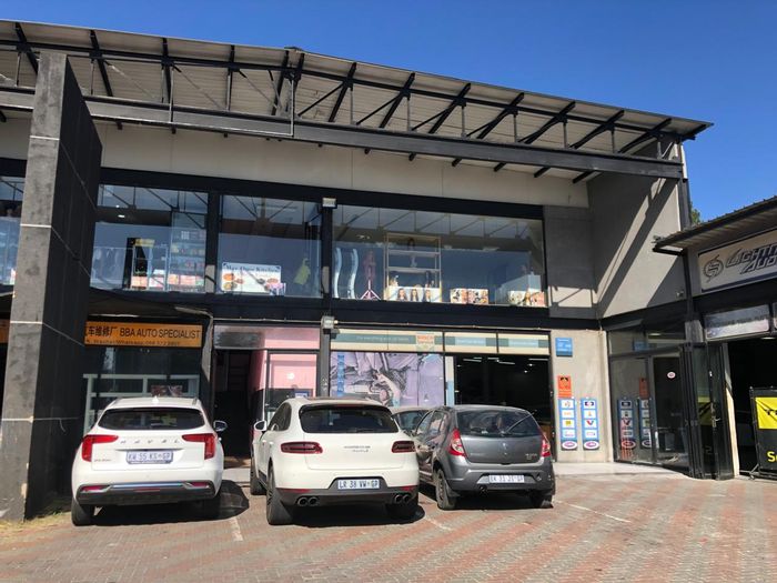 Prime 110m² retail space in Rivonia, high visibility, foot traffic, competitive rental.