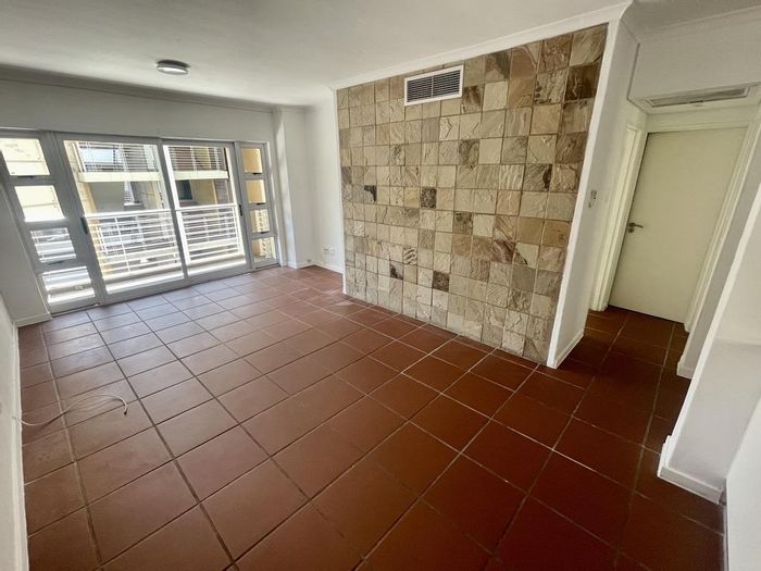 Umhlanga Ridge Apartment To Rent: 2-Bed, 2-Bath, 24-Hour Security, Near Gateway Mall.