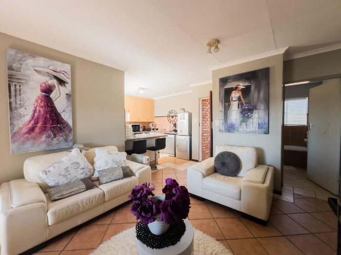 Property #2432788, Townhouse Rental Monthly in Mooikloof Ridge