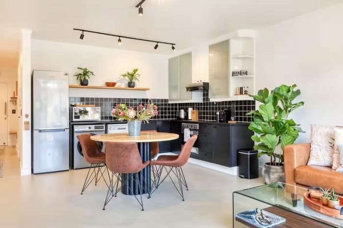 De Waterkant Apartment To Rent: 1-bedroom, city views, near V&A Waterfront.