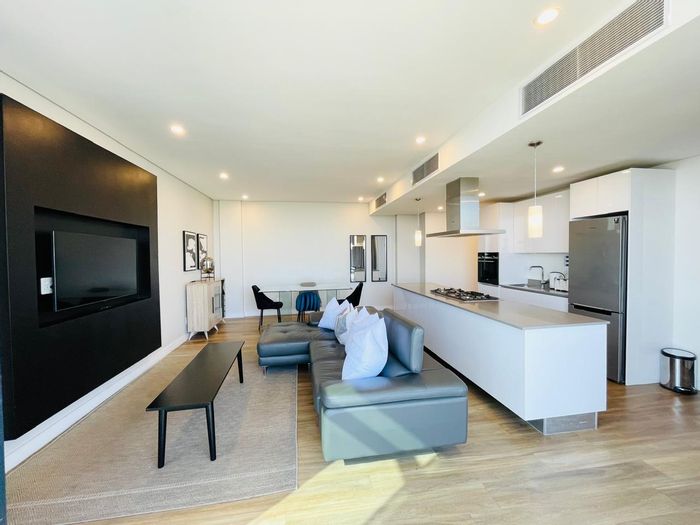 Illovo Apartment To Rent: 2 Beds, en suite baths, gym, pool, 24/7 security.