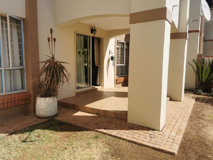 Boardwalk Townhouse For Sale: Ground Floor, 2 Beds, Private Garden & Garage