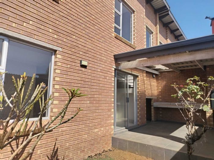 For Sale: 3-Bedroom Apartment in Glen Marais Ext 3 with 24-hour security and garage.