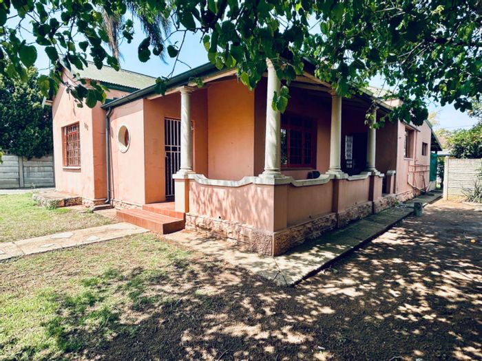 4-Bedroom House For Sale in Vryheid Central with secure parking and versatile outbuilding.