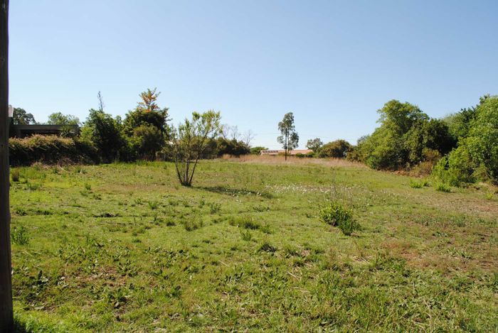 Vacant Land Residential For Sale in Oranjeville Central, 1983 m² near dam.