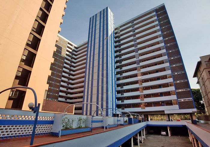For Sale: Spacious 2-bedroom apartment in Durban Central with office space, parking included.