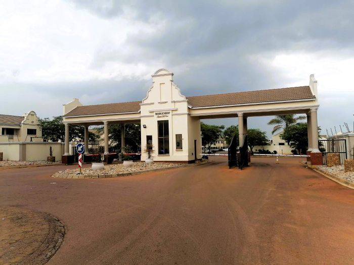 For Sale: Apartment in Hesteapark with 24-hour security and estate amenities.