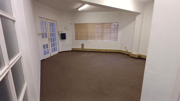 Property #2405282, Office Rental Monthly in Ludwigsdorf