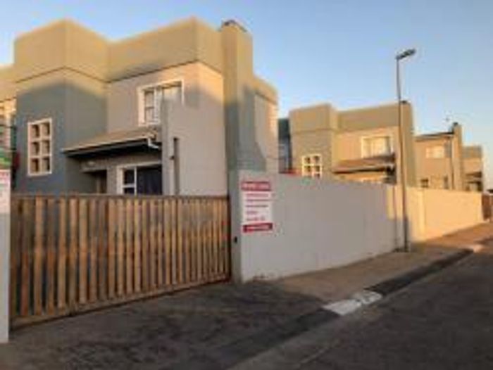 Property #2109412, Townhouse for sale in Swakopmund Central