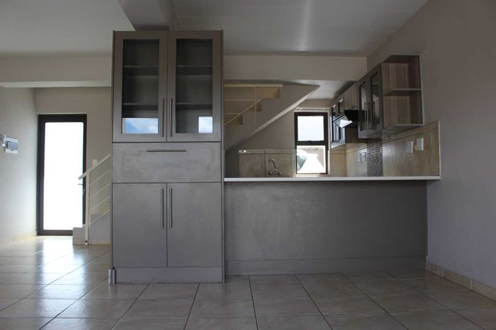 Property #2387028, Townhouse For Sale in Pioniers Park Ext 1
