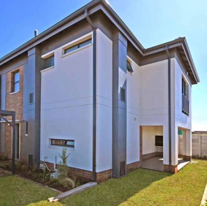 Albertsdal House For Sale: 3 Bedrooms, Open Plan, Flexible Space, 2.5 Bathrooms.