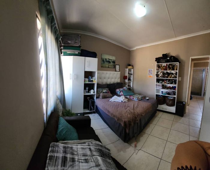 Property #2417916, Apartment For Sale in Wanaheda