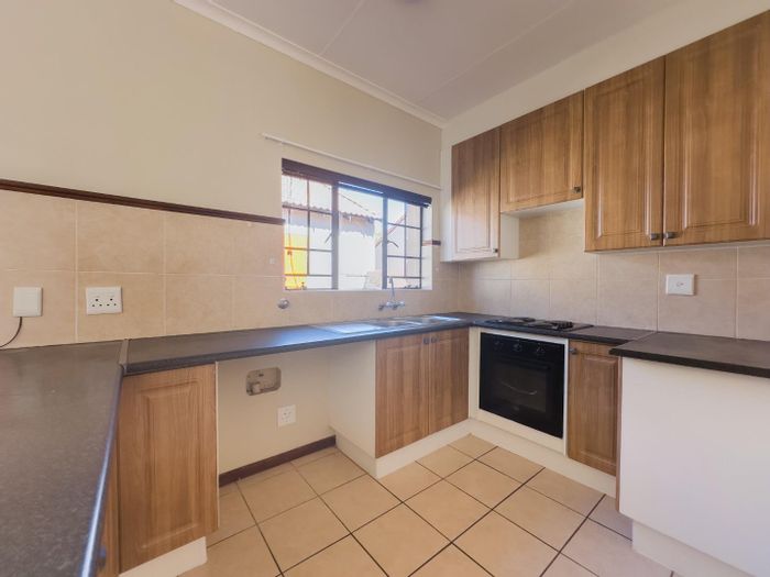 Property #2248259, Townhouse for sale in Mooikloof Ridge