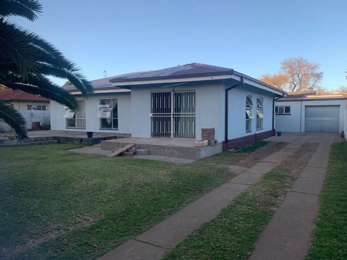 Property #2165359, House for sale in Vanderbijlpark Central West 1