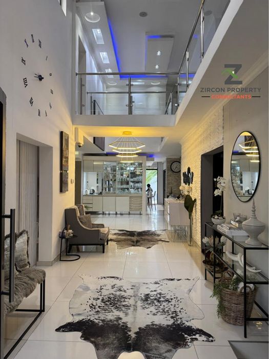 For Sale: House in Auasblick with pool, cinema, gym, and spacious living areas.