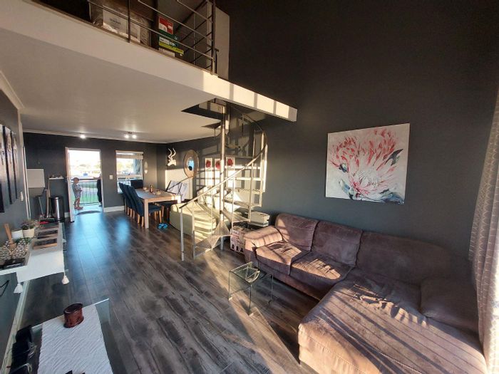 Stylish 1-bedroom apartment with pool, security, and balcony views in Royal Ascot. To Rent.