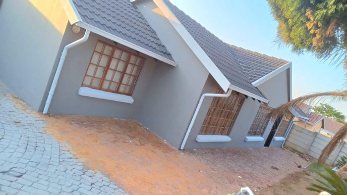 Property #2196607, House rental monthly in Noordwyk