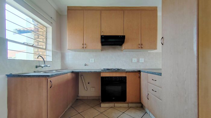 Celtisdal Apartment To Rent: 2 Bedrooms, Garage, Pool, 24-hour Security.