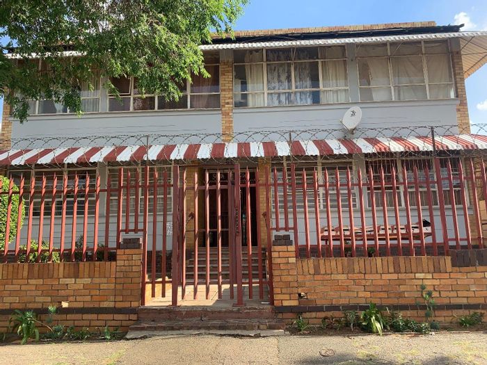 1-Bedroom Apartment For Sale in Kenilworth with secure parking and rental income.