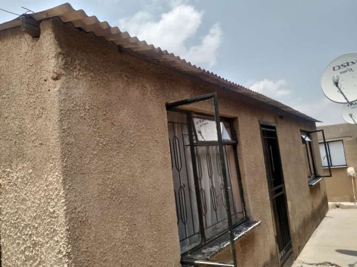 Property #2211052, House for sale in Tembisa