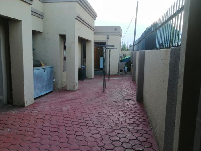 Property #2212902, House for sale in Soshanguve Central