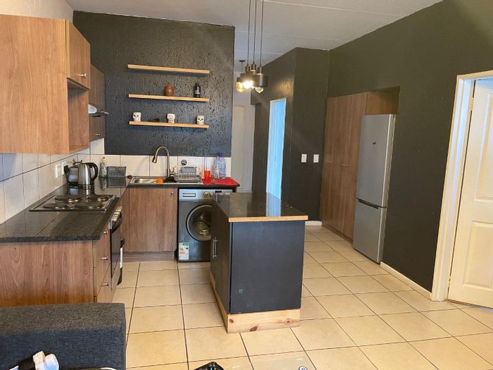 Ferndale Apartment For Sale: 2 beds, pool access, secure complex, parking included.