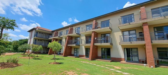 For Sale: Apartment in Willowbrook, near Monash University, fully furnished with amenities.