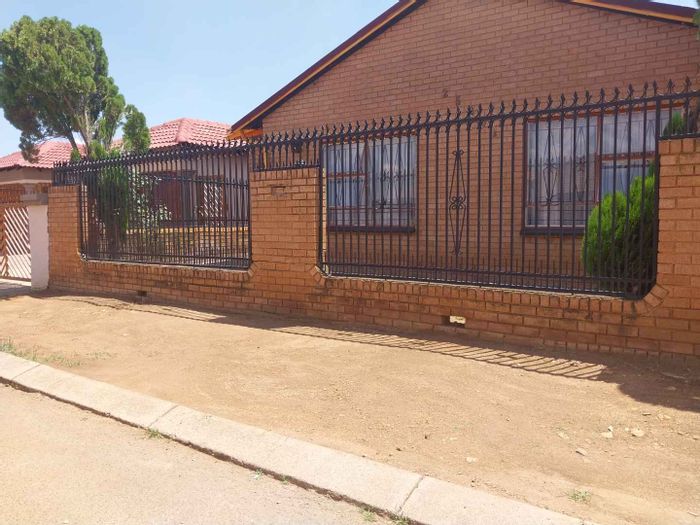 Property #2209582, House for sale in Mamelodi Gardens
