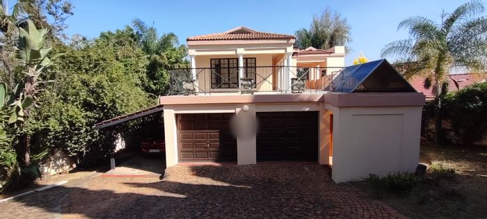 Erasmuskloof House For Sale: 3 Bedrooms, fireplace, patio, approved plans for expansion.
