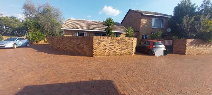 Property #2239729, House rental monthly in Highveld