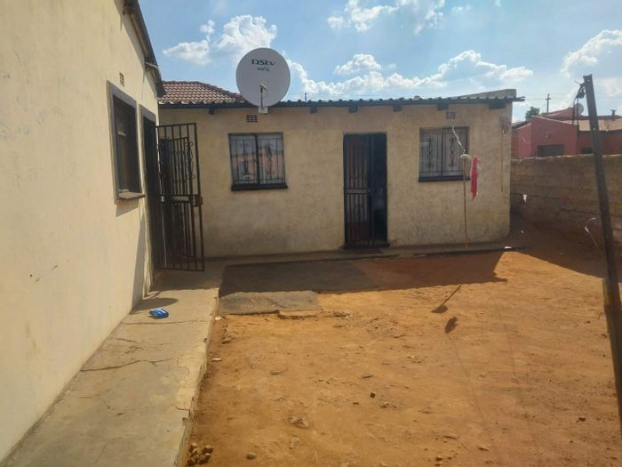 Property #2213062, House for sale in Katlehong