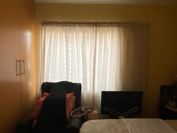 Property #2425249, Apartment For Sale in Cimbebasia