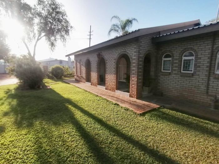 For Sale: Unique Small Holding in Mariental Central with multiple dwellings and amenities.