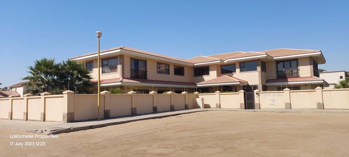 Vogelstrand House For Sale: 4 Beds, Heated Pool, Beach Nearby, Prime Location