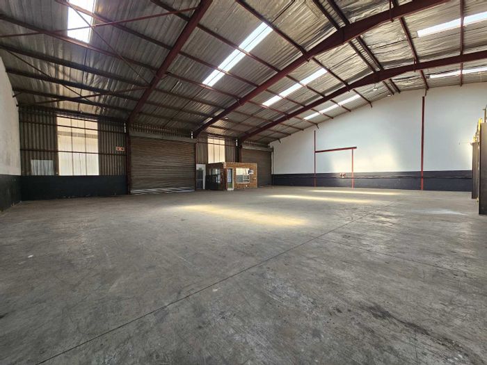 Industrial unit to rent in Pomona: 1,001 sqm with office, warehouse, and security.